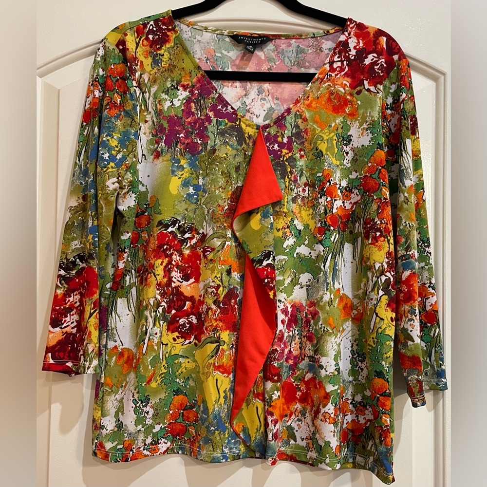 Investments Petites Floral with Color Flap in Front. Three Quarter Length Sleeve